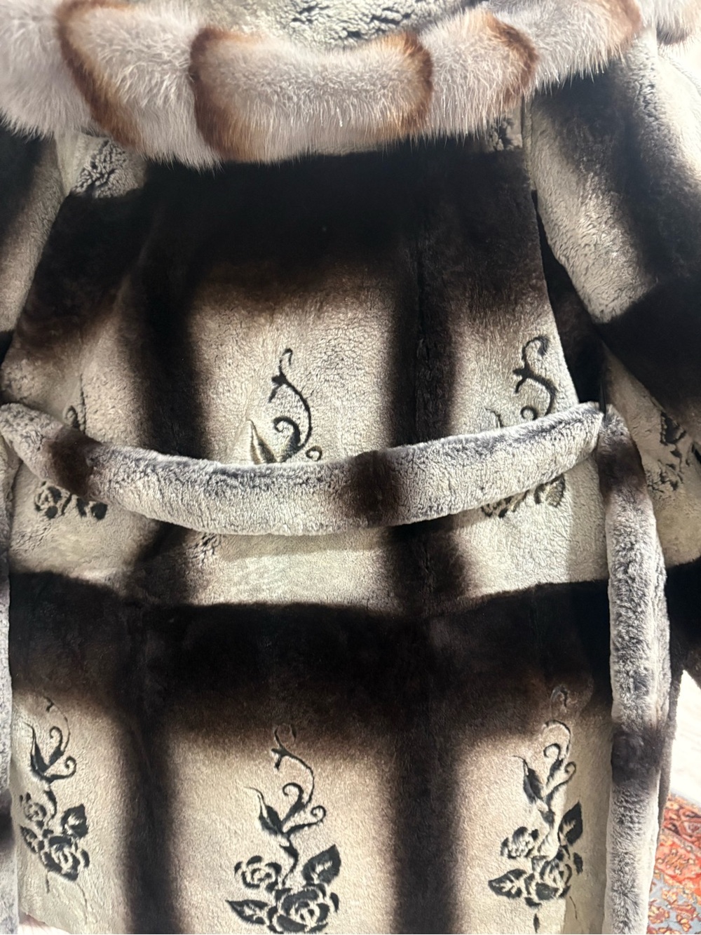 Genuine chinchilla hooded fur coat - Picture 3 of 15